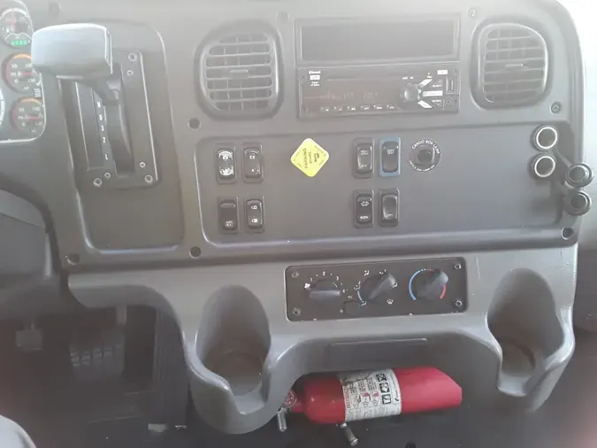 2018 FREIGHTLINER/MERCEDES M2 106