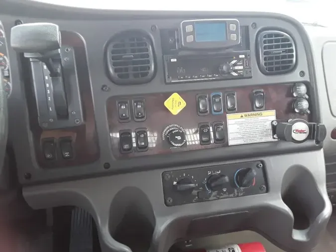 2018 FREIGHTLINER M2 106