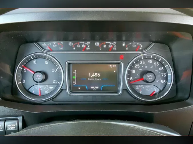 2019 INT LT625 6x4