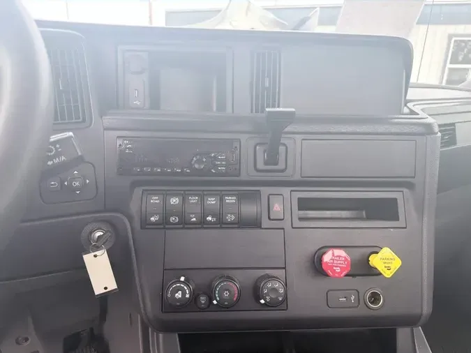 2020 NAVISTAR INTERNATIONAL RH613 DAYCAB S/A