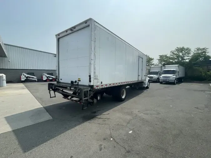 2018 FREIGHTLINER M2 106
