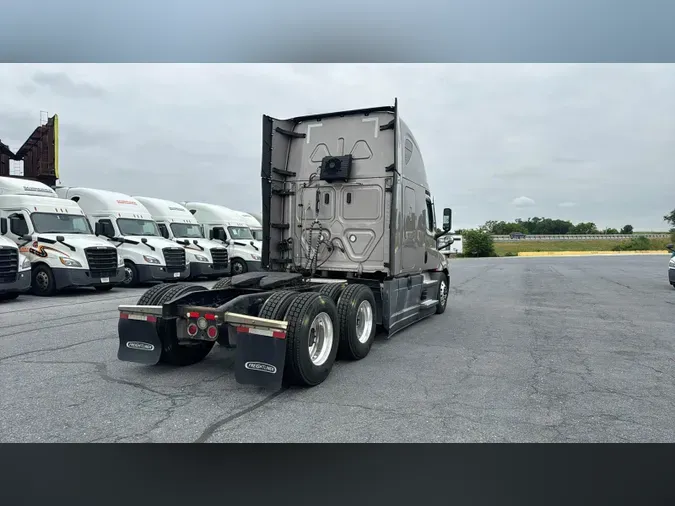 2023 Freightliner Cascadia 126