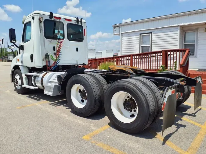 2018 FREIGHTLINER/MERCEDES CASCADIA 113