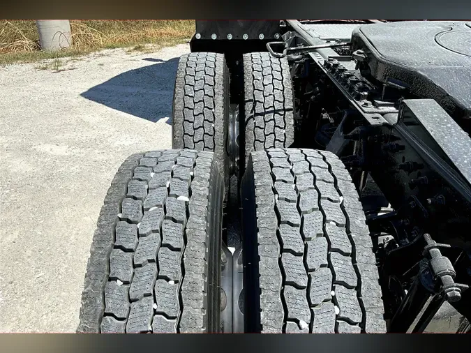 2022 INT LT625 6x4