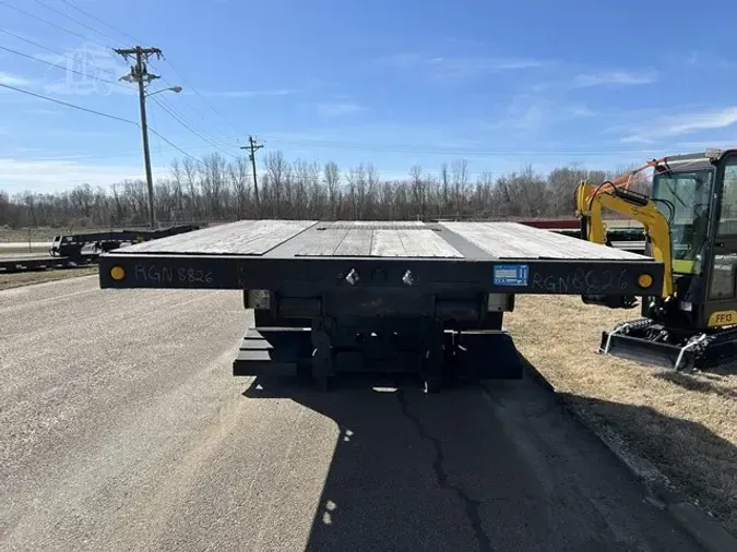 2011 TRAIL KING 35 TON DETACH