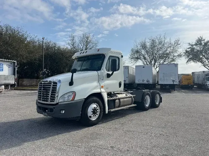 2018 Freightliner X12564STbad486a96b5813acb3125c0d5a24c917