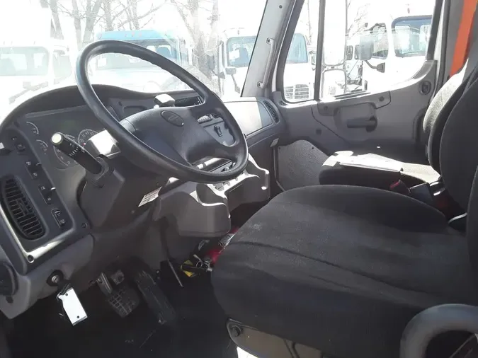 2017 FREIGHTLINER/MERCEDES M2 106