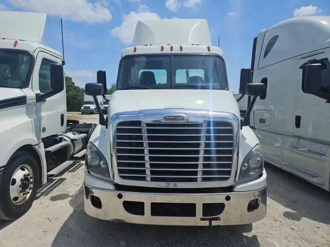 2019 FREIGHTLINER/MERCEDES CASCADIA 125