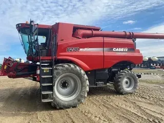 2013 Case IH 8230