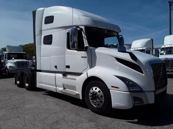 2019 VOLVO VNL64T-760