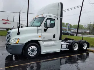 2015 Freightliner CASCADIA 125