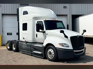 2022 INT LT625 6x4