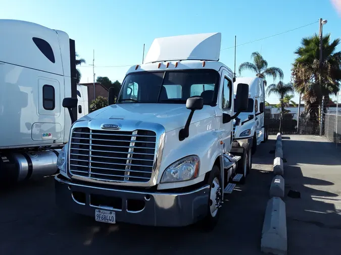 2016 FREIGHTLINER/MERCEDES CASCADIA 125