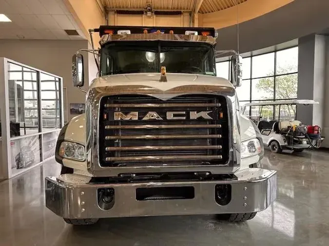 2024 Mack GR84B M411
