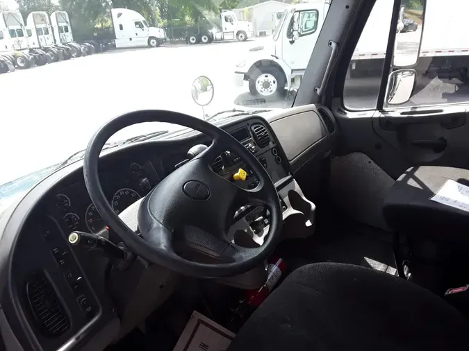 2020 FREIGHTLINER M2 106