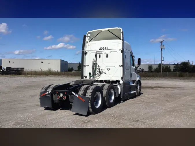2022 Freightliner Cascadia 126