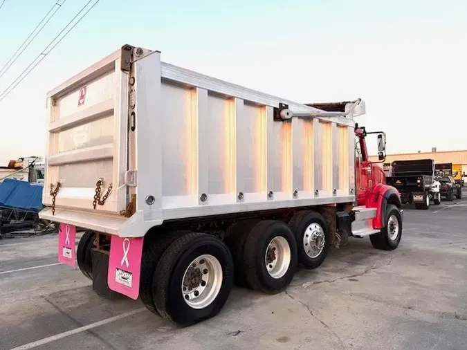 2020 International HX620