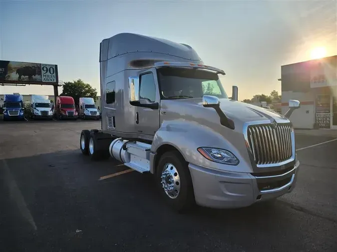 2021 INTERNATIONAL LT