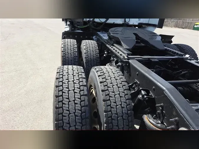 2021 INTERNATIONAL LT