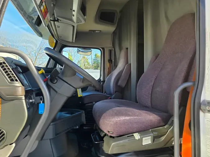 2020 VOLVO VNR64T-640baf4e2fffdd4f36cf8bab85b20d7e5e9