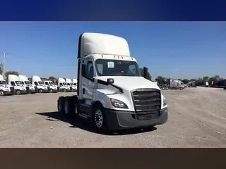 2020 Freightliner Cascadia 126