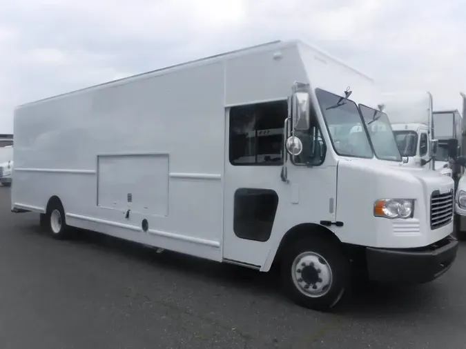 2017 FRTLR CUSTOM CHASSIS CORP MT55