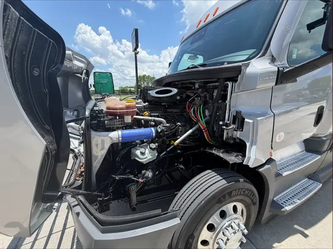 2022 Freightliner Cascadia 126