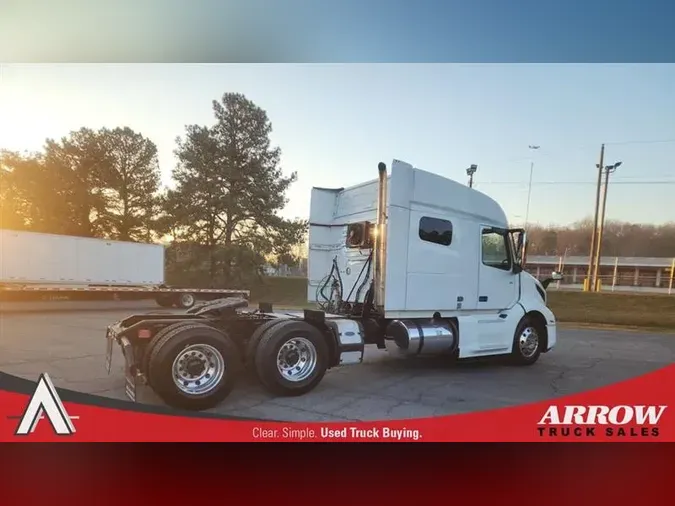 2021 VOLVO VNL740