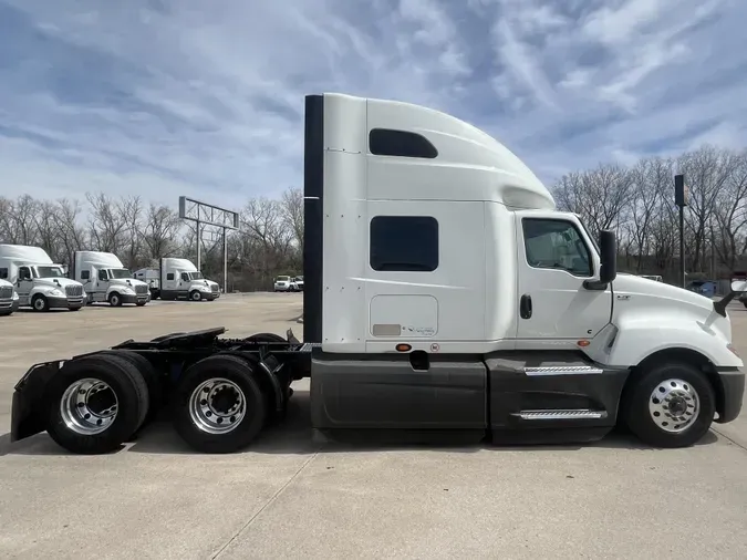 2022 International LT625
