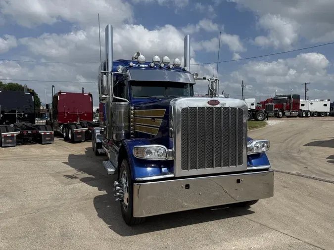 2022 Peterbilt 389