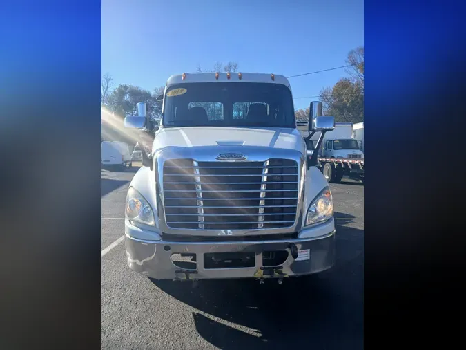 2019 FREIGHTLINER/MERCEDES CASCADIA 125bb084123ab32900cd7867335fa6ed061