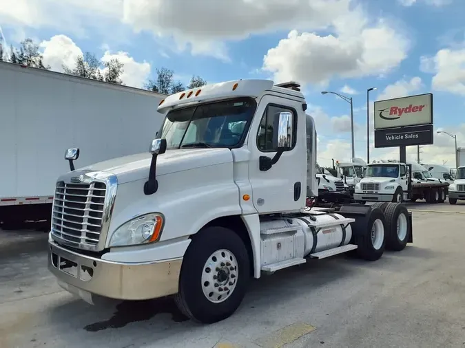 2019 FREIGHTLINER/MERCEDES CASCADIA 125bb08b3bc58611b30f3f67cbf56f7b7e1