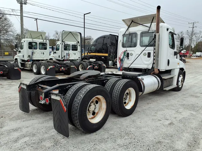 2017 FREIGHTLINER/MERCEDES CASCADIA 125