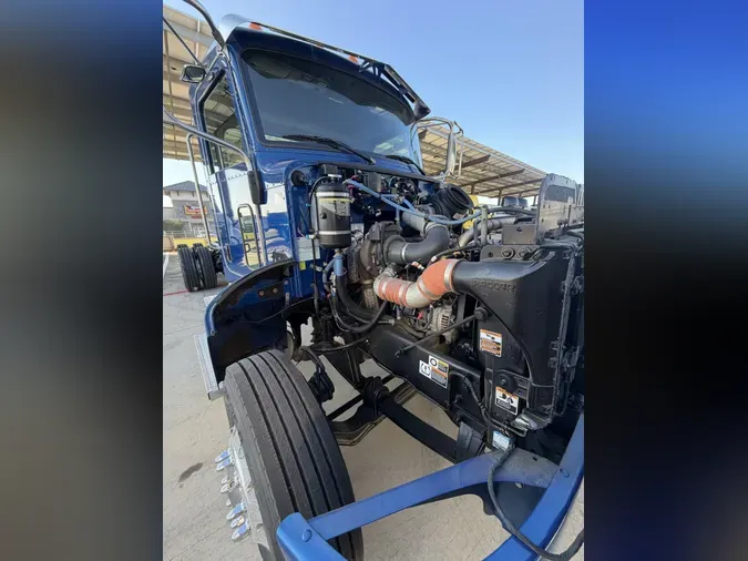 2021 Peterbilt 348