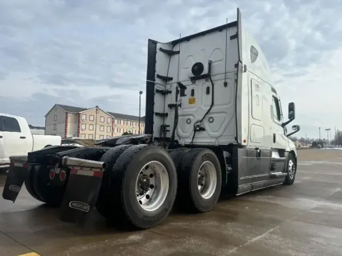 2022 Freightliner Cascadia 126bb111a22448a53a756967d4febeb13ac