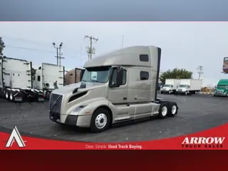 2022 VOLVO VNL760