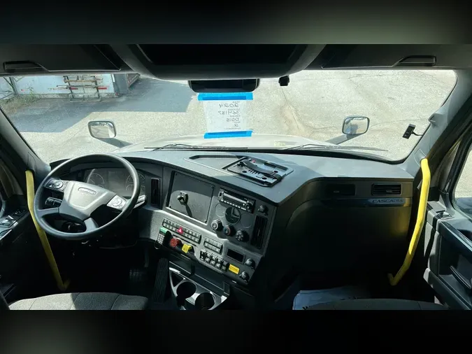 2024 Freightliner Cascadia 126bb11ccf1a1e6eff39d2ff76c49fc1d4b