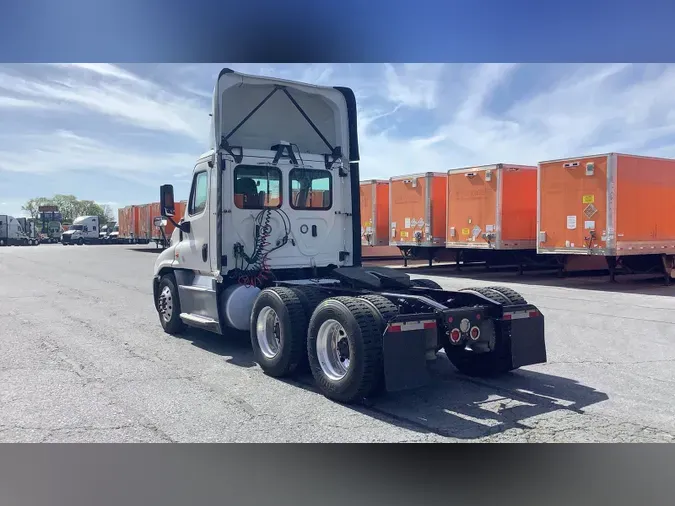 2019 Freightliner Cascadia 125