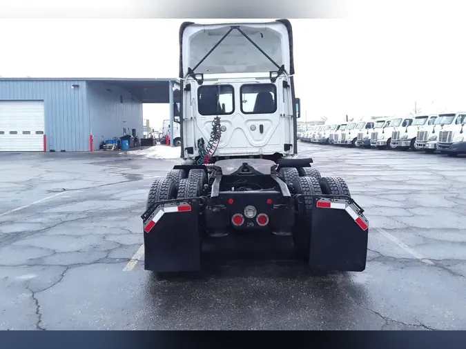 2018 FREIGHTLINER/MERCEDES CASCADIA 125bb15e8cd75a4d1516b3319e1d3e23587