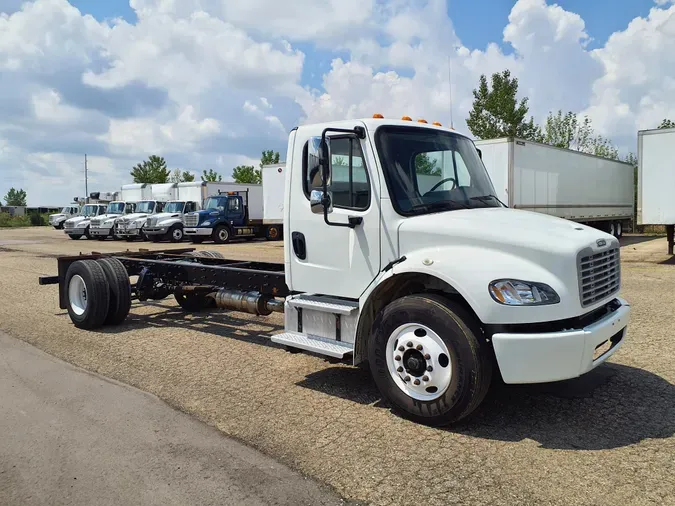 2016 FREIGHTLINER/MERCEDES M2 106