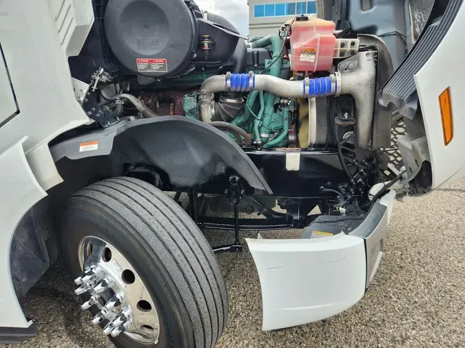 2023 VOLVO VNL64T860