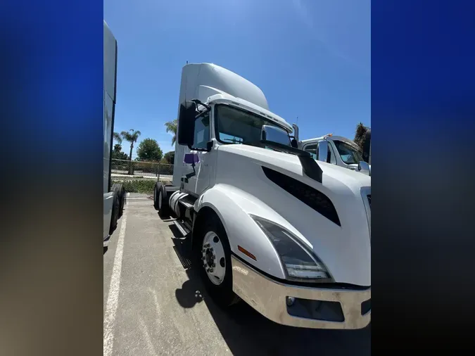 2019 VOLVO VNL64T-300bb18b1243a88557d305d319da771c476