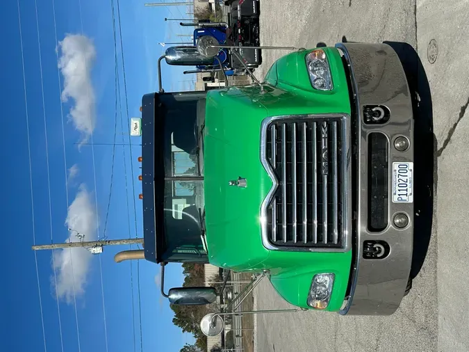 2017 Mack CXU613