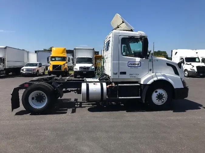 2018 Volvo VNL42300