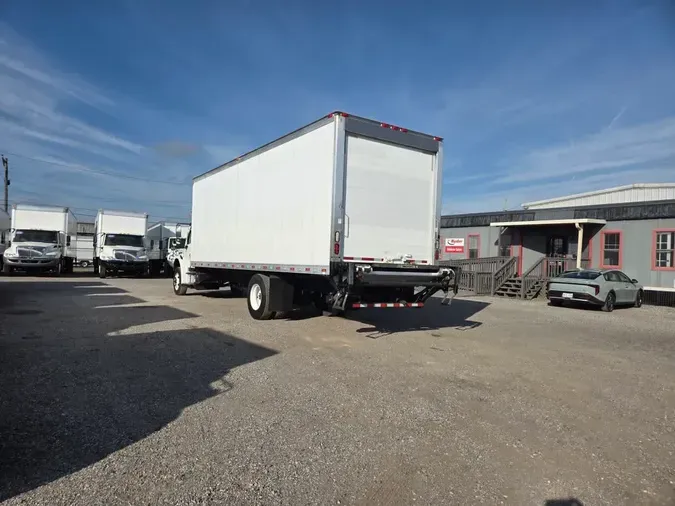 2017 FREIGHTLINER/MERCEDES M2 106