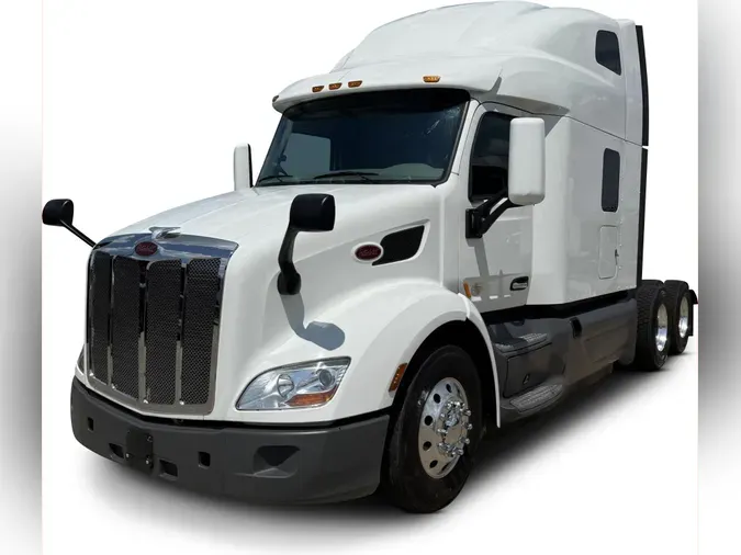 2021 Peterbilt 579bb1d8619feb2a4a2c78ff77f54708202