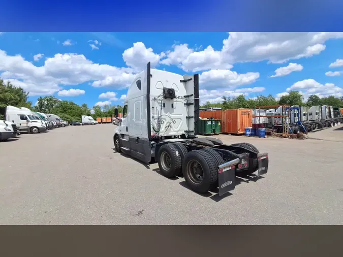 2023 Freightliner Cascadia 126bb2034a7748bb7f9d5db53dde8b1f5a9