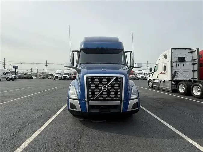 2021 VOLVO VNL760