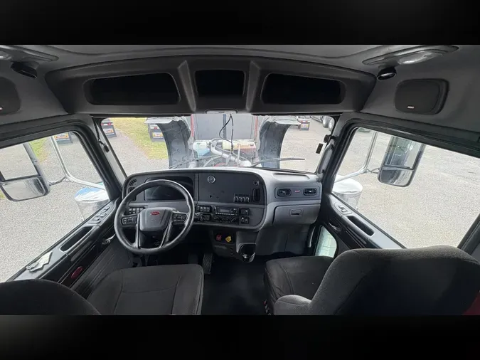 2022 Peterbilt 389