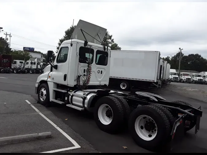 2018 FREIGHTLINER/MERCEDES CASCADIA 125